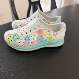 Native Kids Shoeswith Floral Print